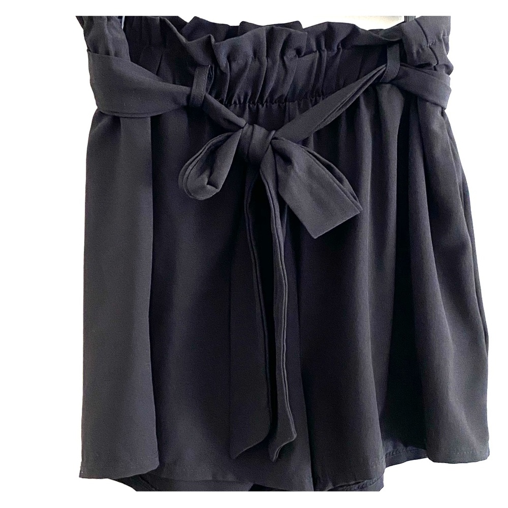 Black high waisted shorts size L